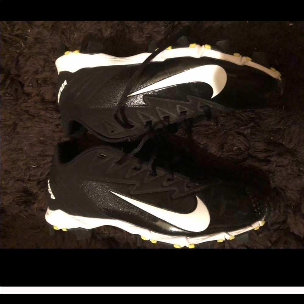 Nike vapor baseball or soccer cleats